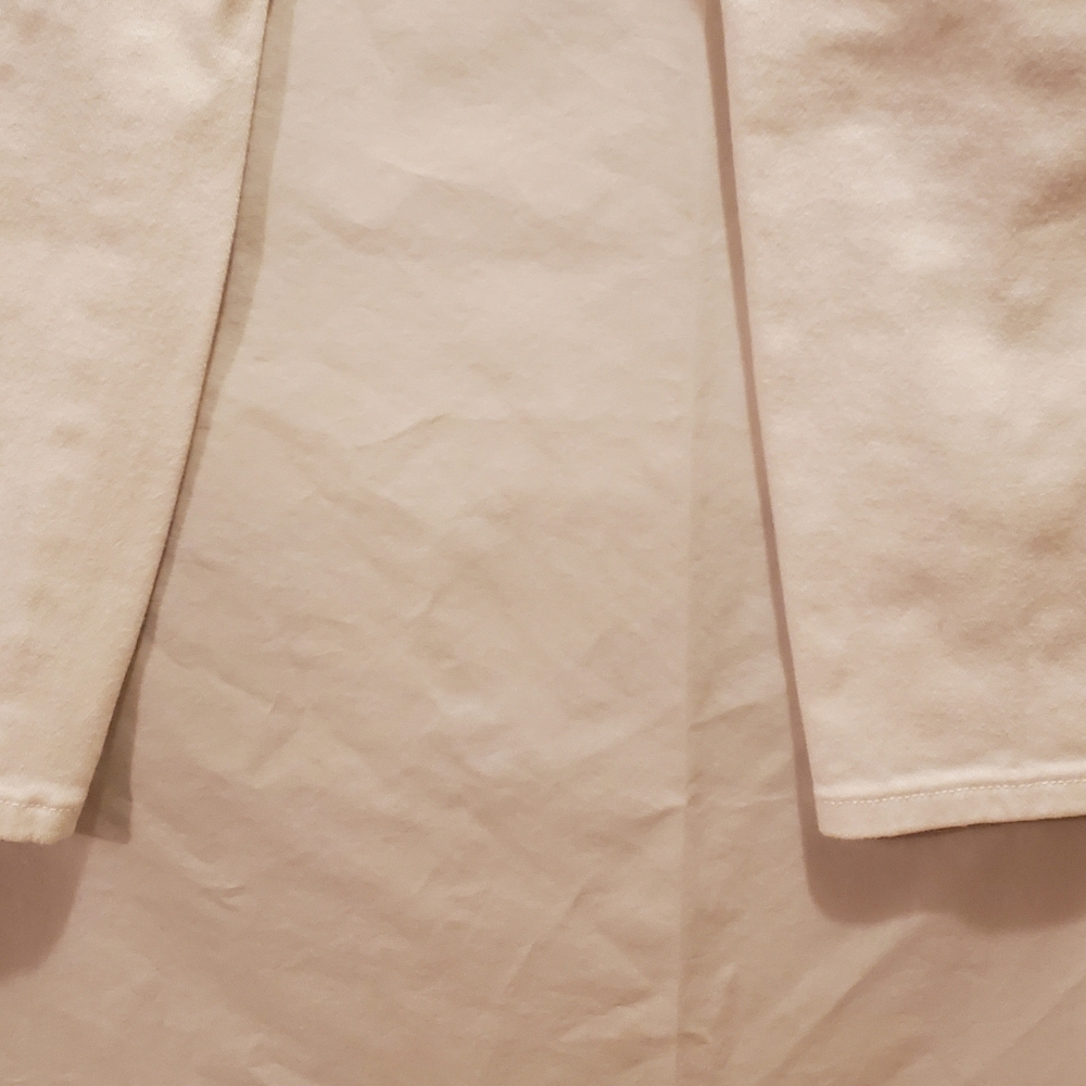 Venus White jean, with embroidery on it.  Size 2, beautiful. - Picture 10 of 10